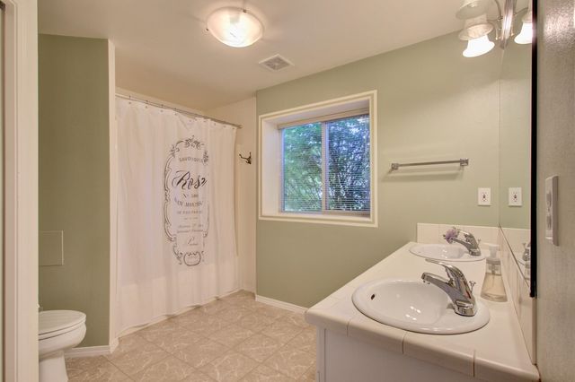 22923 E Eaglebend Ln, Liberty Lake, WA 99019