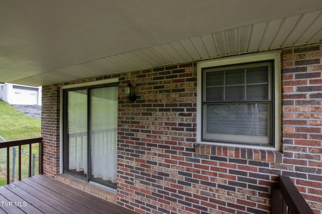 22234 Pinebrook Drive, Bristol, VA 24202