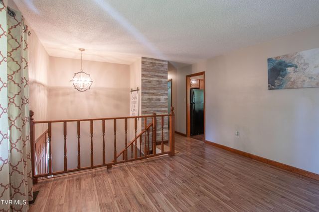 22234 Pinebrook Drive, Bristol, VA 24202