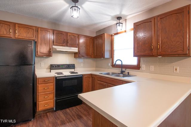22234 Pinebrook Drive, Bristol, VA 24202