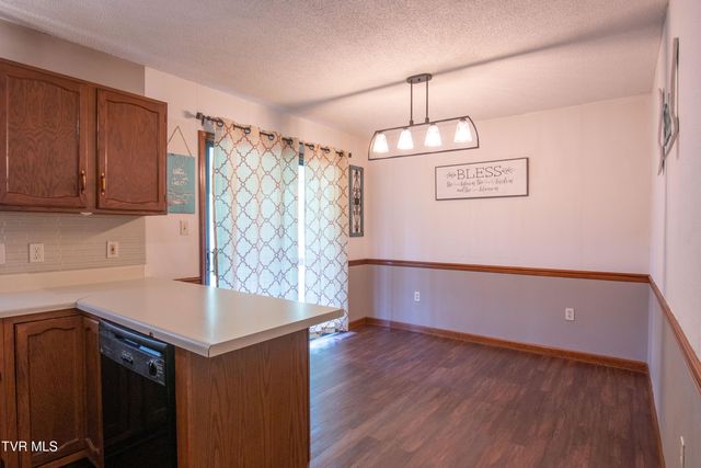 22234 Pinebrook Drive, Bristol, VA 24202