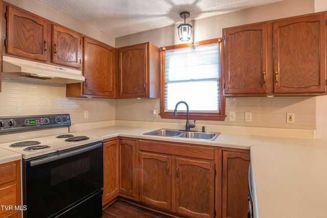 22234 Pinebrook Drive, Bristol, VA 24202