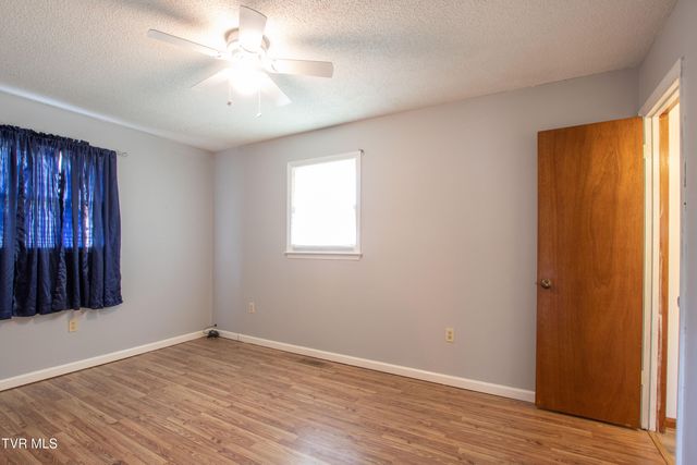 22234 Pinebrook Drive, Bristol, VA 24202