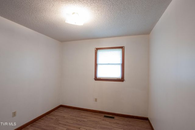 22234 Pinebrook Drive, Bristol, VA 24202