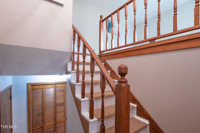 22234 Pinebrook Drive, Bristol, VA 24202