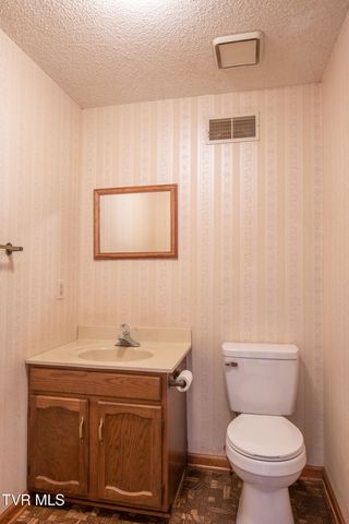 22234 Pinebrook Drive, Bristol, VA 24202