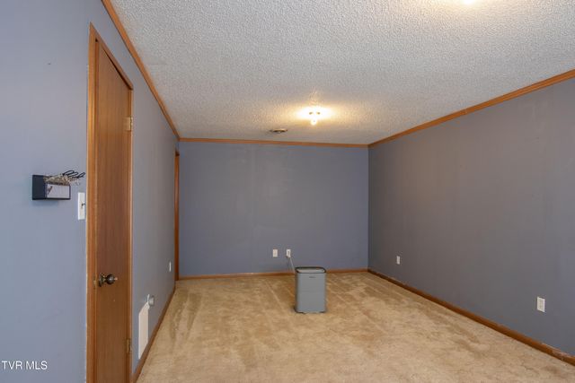 22234 Pinebrook Drive, Bristol, VA 24202