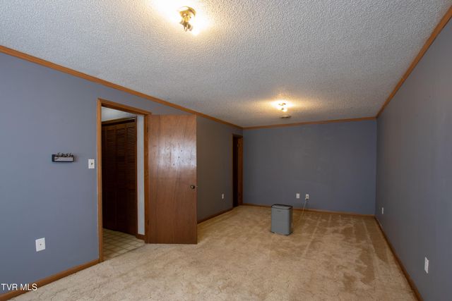 22234 Pinebrook Drive, Bristol, VA 24202