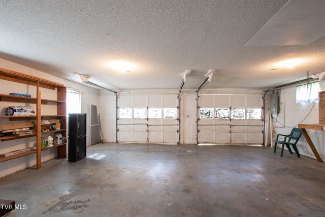 22234 Pinebrook Drive, Bristol, VA 24202