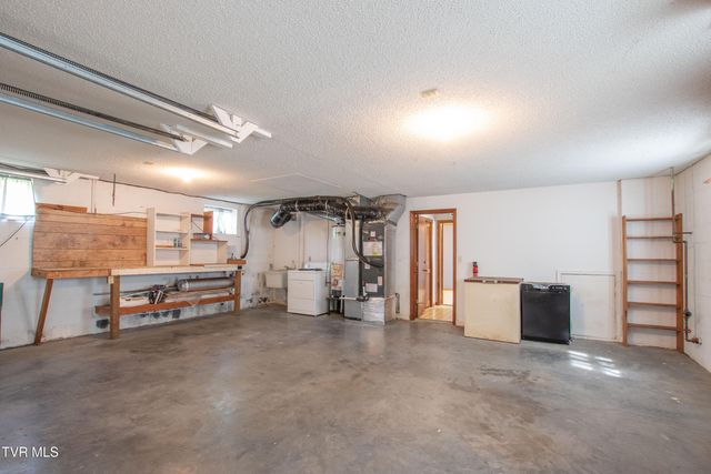 22234 Pinebrook Drive, Bristol, VA 24202