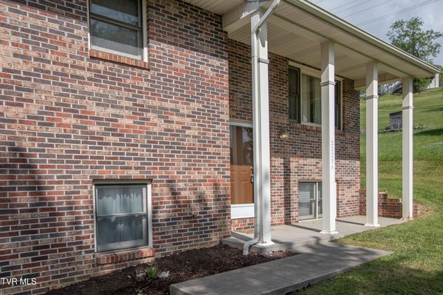 22234 Pinebrook Drive, Bristol, VA 24202