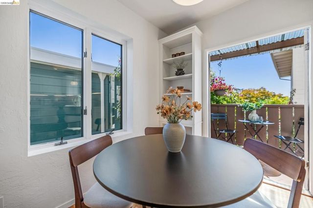 1901 Clemens Rd, Oakland, CA 94602