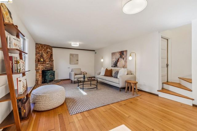 1901 Clemens Rd, Oakland, CA 94602