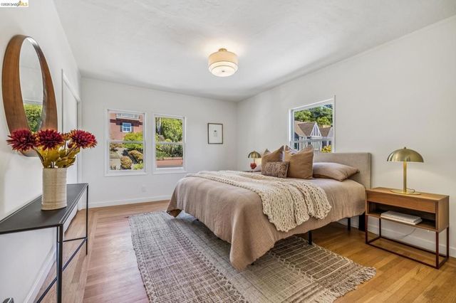 1901 Clemens Rd, Oakland, CA 94602