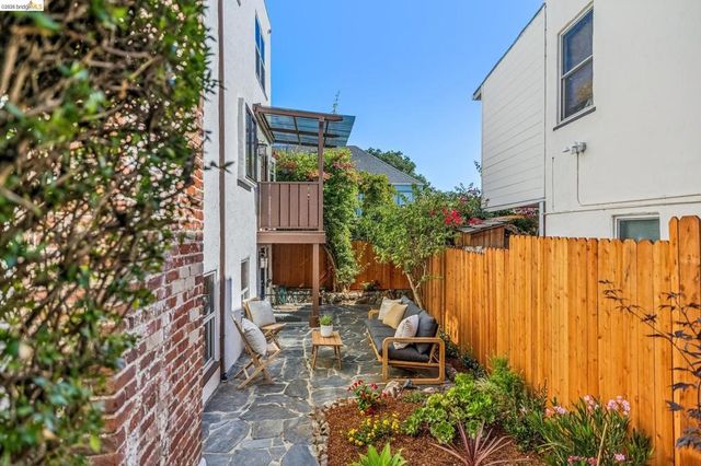 1901 Clemens Rd, Oakland, CA 94602