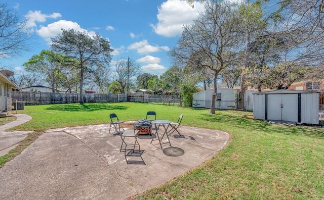 424 Randle Drive, Woodway, TX 76712