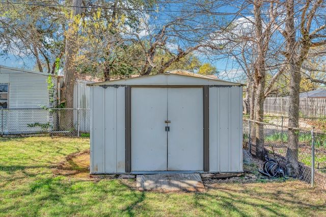 424 Randle Drive, Woodway, TX 76712