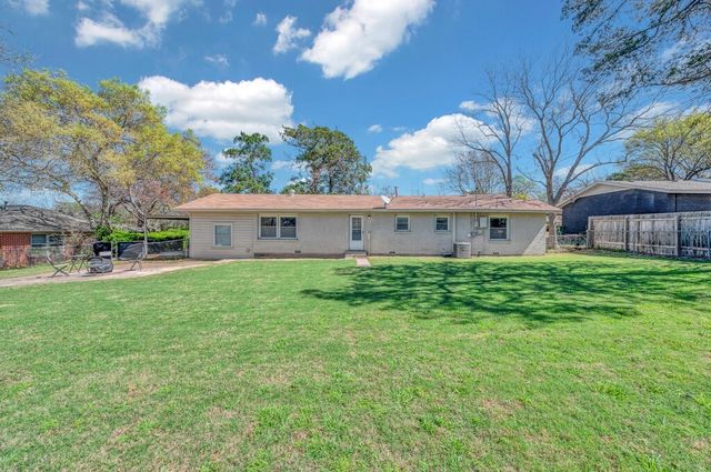 424 Randle Drive, Woodway, TX 76712