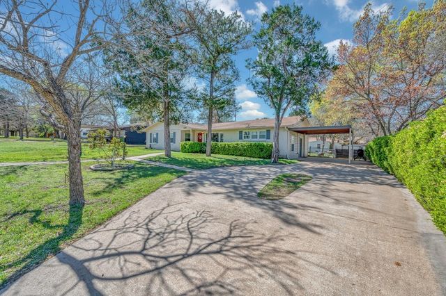 424 Randle Drive, Woodway, TX 76712