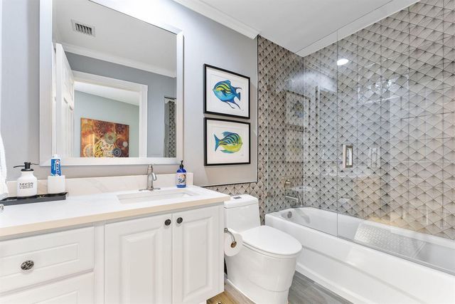 8210 Saint Johns Court, Wellington, FL 33414