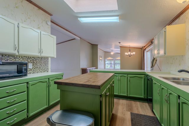 215 Tolman Creek Road SPC 31, Ashland, OR 97520