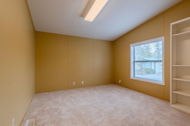 215 Tolman Creek Road SPC 31, Ashland, OR 97520