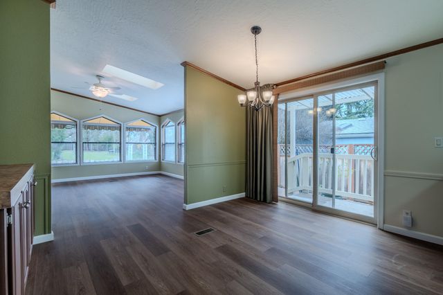 215 Tolman Creek Road SPC 31, Ashland, OR 97520