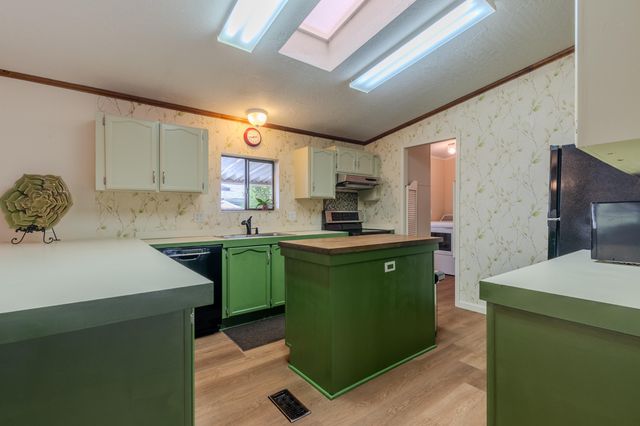 215 Tolman Creek Road SPC 31, Ashland, OR 97520