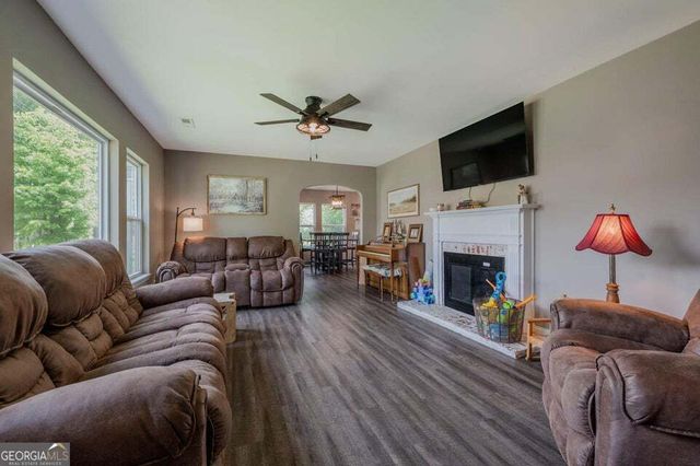 103 Moore Street, Trion, GA 30753