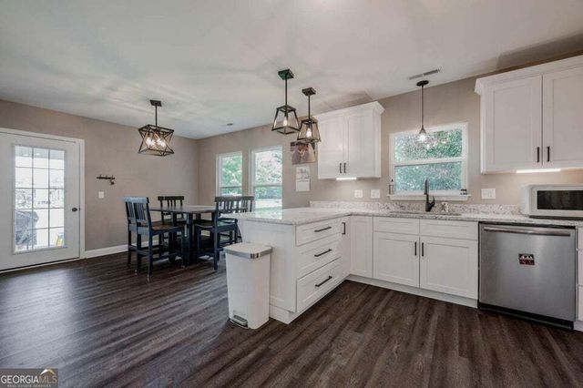 103 Moore Street, Trion, GA 30753