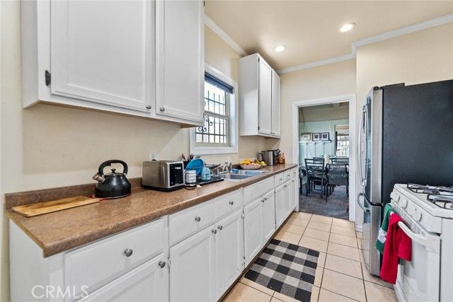 651 W Gage, Los Angeles, CA 90044