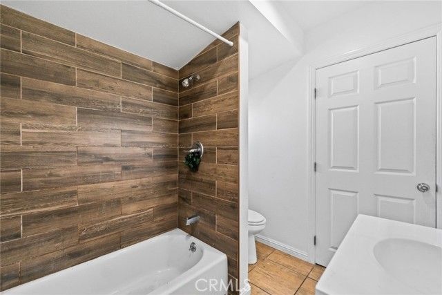 651 W Gage, Los Angeles, CA 90044