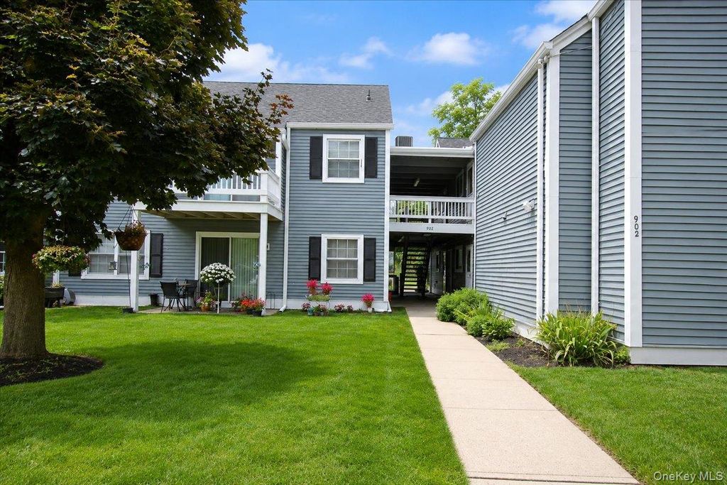902 Commons Way D, Fishkill, NY 12524 — exterior