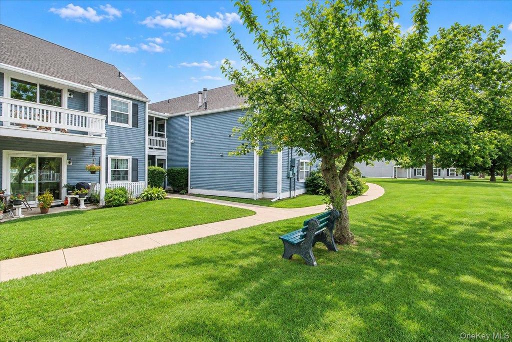 902 Commons Way D, Fishkill, NY 12524 — photo 3