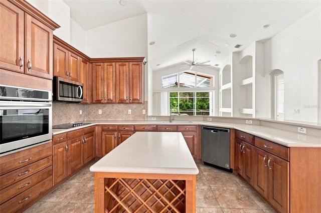 27417 SILVER THATCH DRIVE, Wesley Chapel, FL 33544