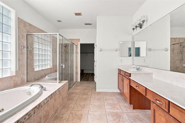 27417 SILVER THATCH DRIVE, Wesley Chapel, FL 33544