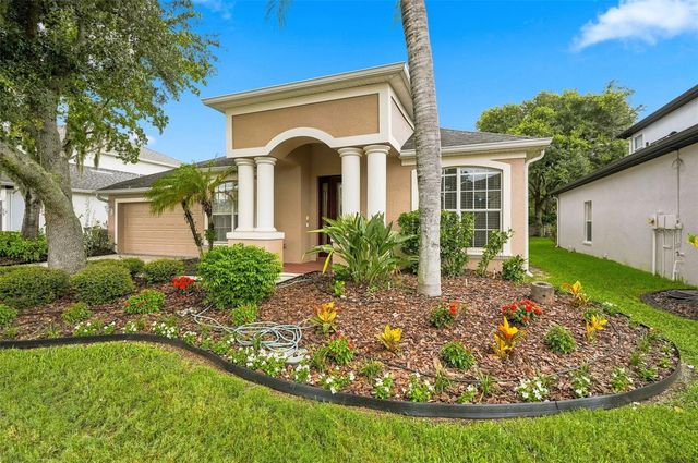 27417 SILVER THATCH DRIVE, Wesley Chapel, FL 33544
