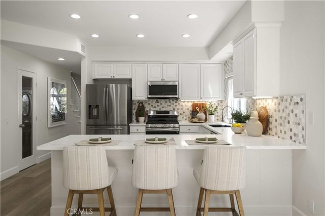 526 12th St, Huntington Beach, CA 92648