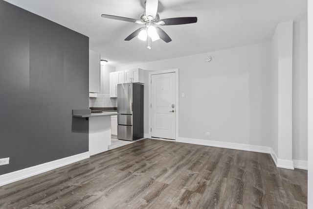 1521 W Sherwin Avenue 209, Chicago, IL 60626