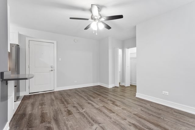 1521 W Sherwin Avenue 209, Chicago, IL 60626