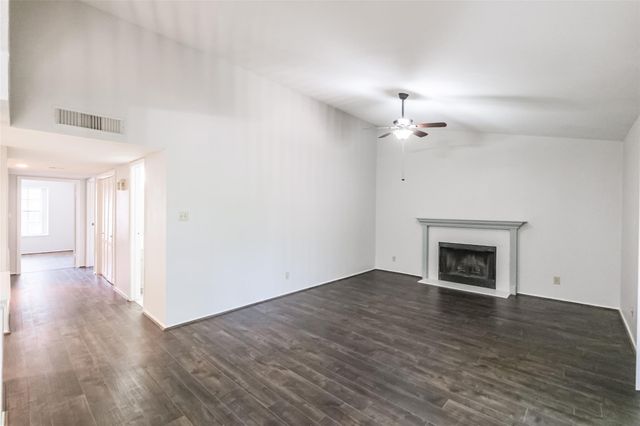 14911 Wunderlich Drive 2302, Houston, TX 77069