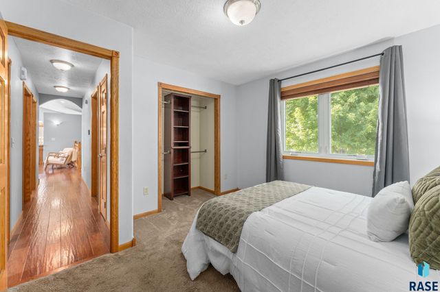 7608 W Loganberry St, Sioux Falls, SD 57106