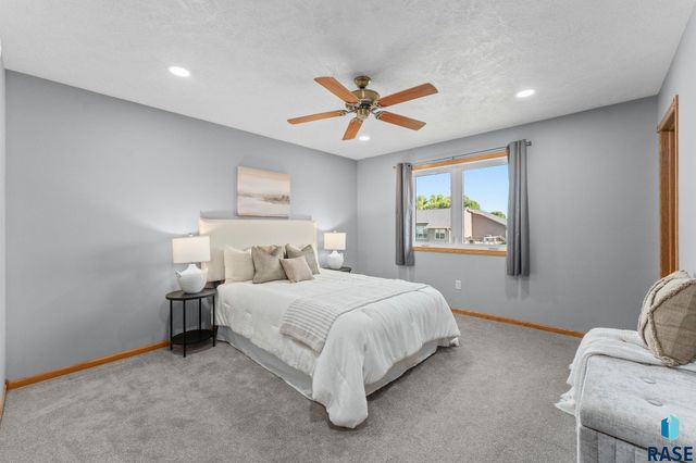 7608 W Loganberry St, Sioux Falls, SD 57106