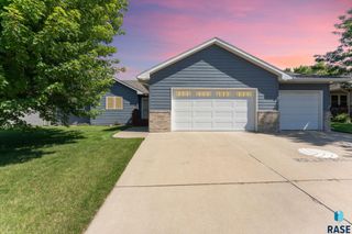 7608 W Loganberry St, Sioux Falls, SD 57106