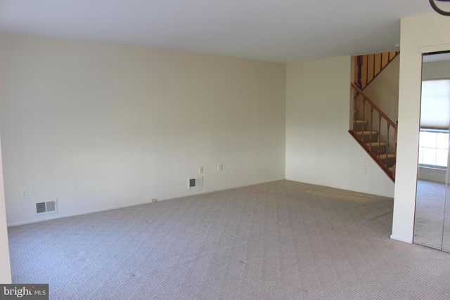 70 CHAMBORD CT, Hamilton, NJ 08619