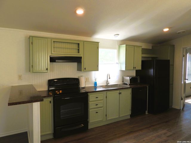 10766 PARK ROAD 37, Lakehills, TX 78063