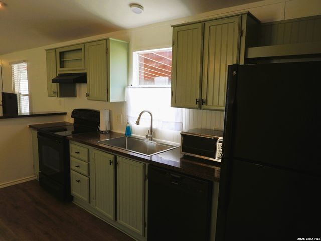 10766 PARK ROAD 37, Lakehills, TX 78063