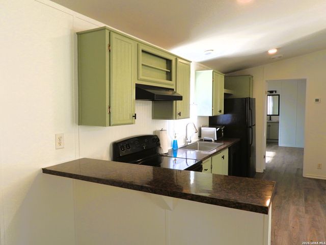 10766 PARK ROAD 37, Lakehills, TX 78063