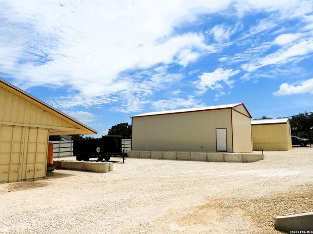 10766 PARK ROAD 37, Lakehills, TX 78063