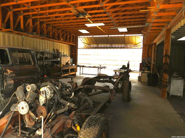 10766 PARK ROAD 37, Lakehills, TX 78063